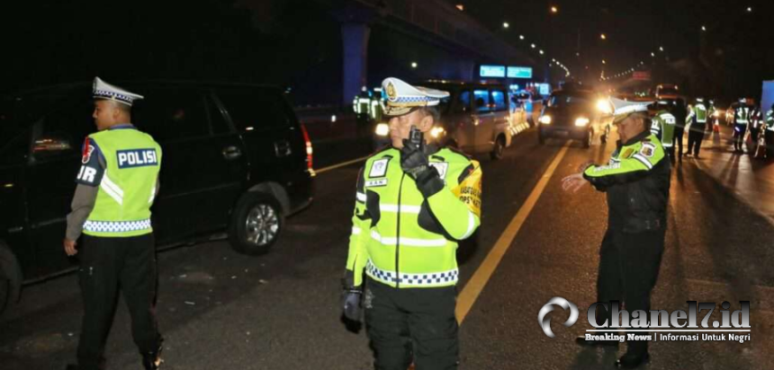 Korlantas Buka Lajur Tambahan Contraflow Km.47 sampai Km.72 Kepadatan Arus Mudik Meningkat Malam Ini 5 Compress 20230419 004046 6435