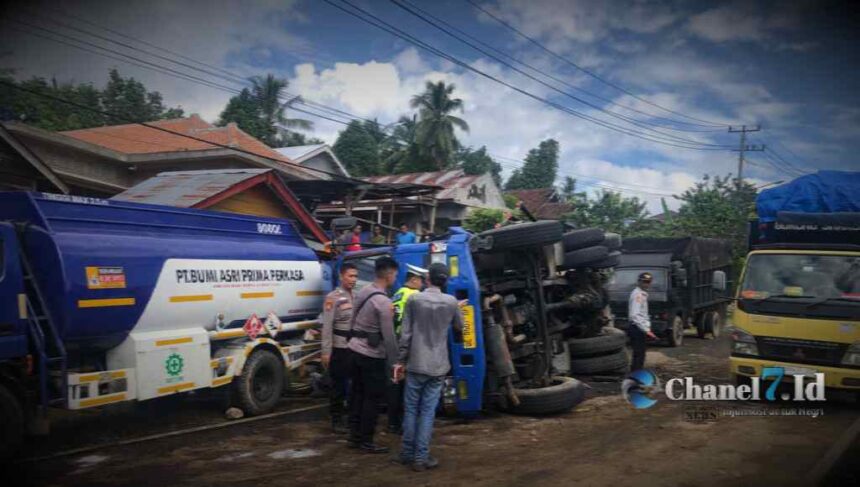 Truck Pengangkut BBM Dari Arah Bandar Lampung Menuju Bengkulu Mengalami Kecelakaan Tunggal 5 Compress 20230513 231808 8327