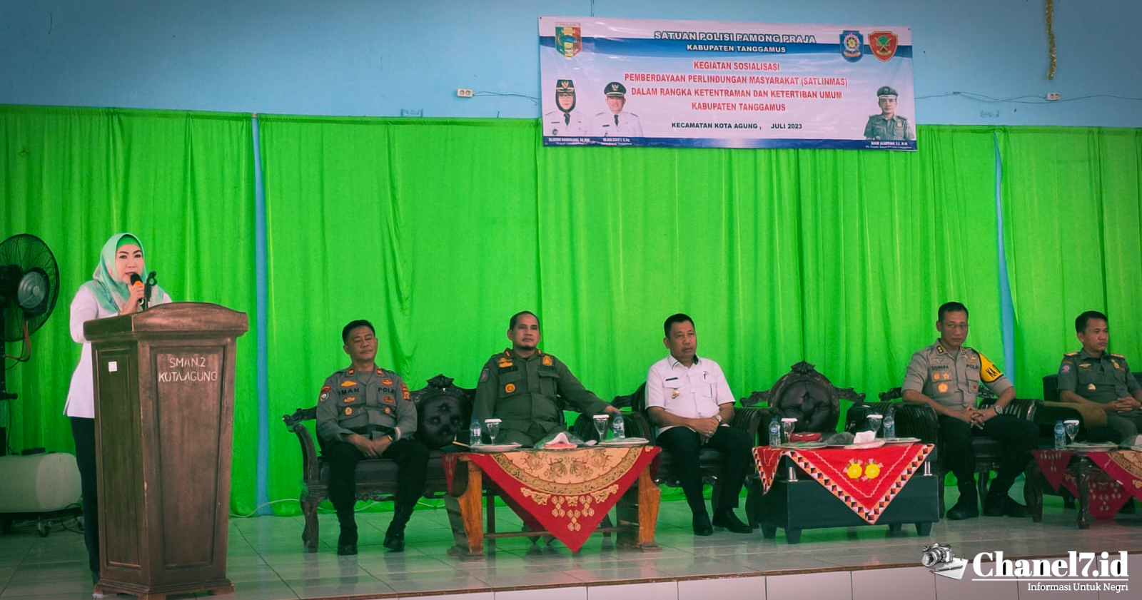 Bupati Dewi Handajani Menghadiri dan Membuka, "Secara Resmi Sosialisasi Pemberdayaan Perlindungan Masyarakat (SATLINMAS) Tanggamus" 6 IMG 20230712 222425