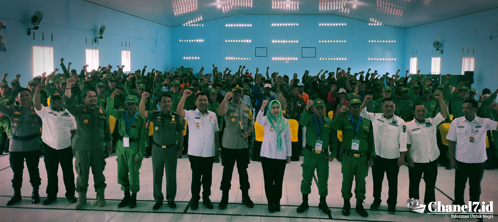 Bupati Dewi Handajani Menghadiri dan Membuka, "Secara Resmi Sosialisasi Pemberdayaan Perlindungan Masyarakat (SATLINMAS) Tanggamus" 7 IMG 20230712 222547
