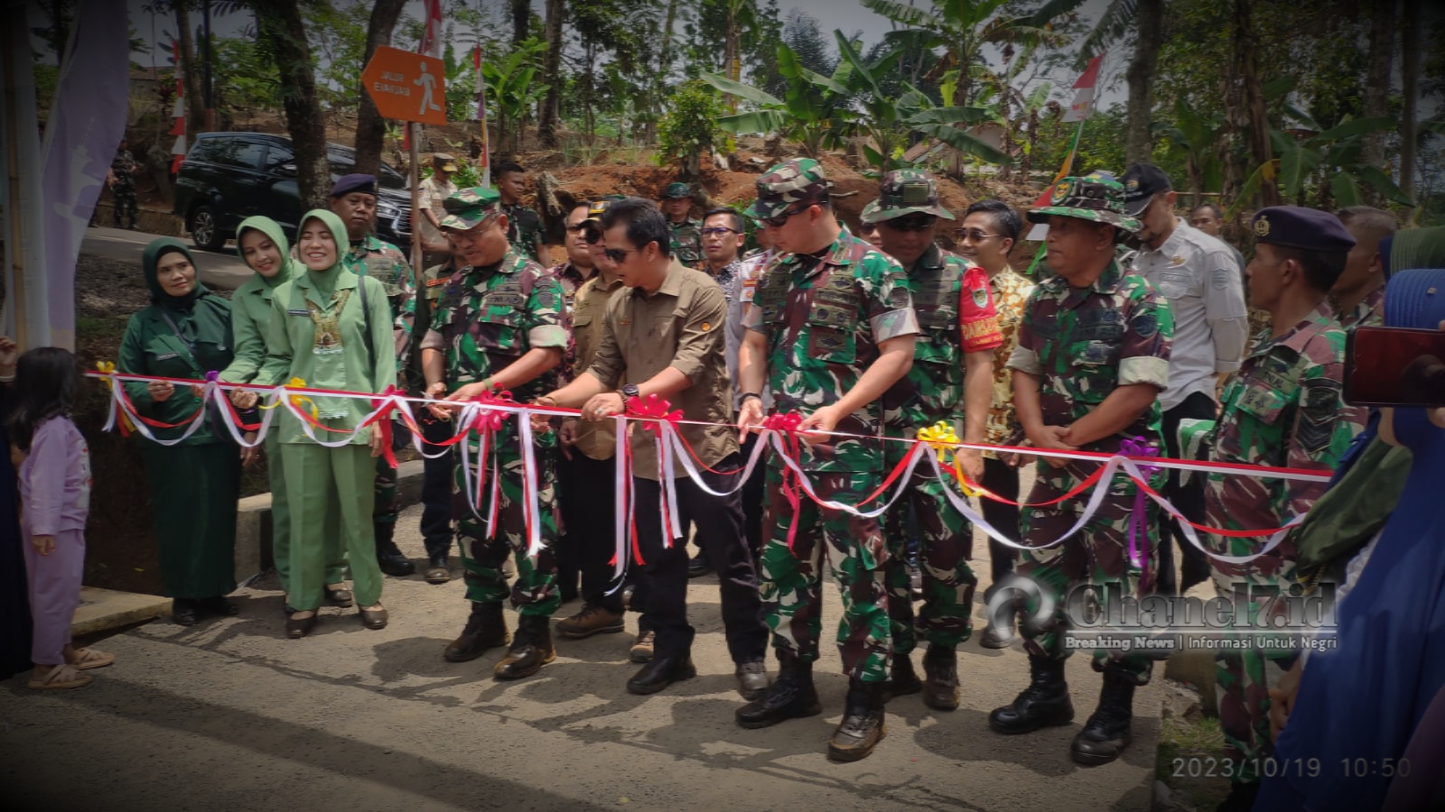 Pelaksanaan Program TMMD Ke-118, Resmi Ditutup 6 COLLAGE 20231019 233036