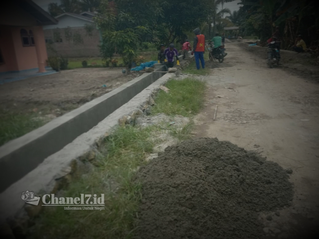 Papan Anggaran Yang Tidak Di Pasang Malah Di Simpan Didalam Rumah 6 COLLAGE 20231026 125815