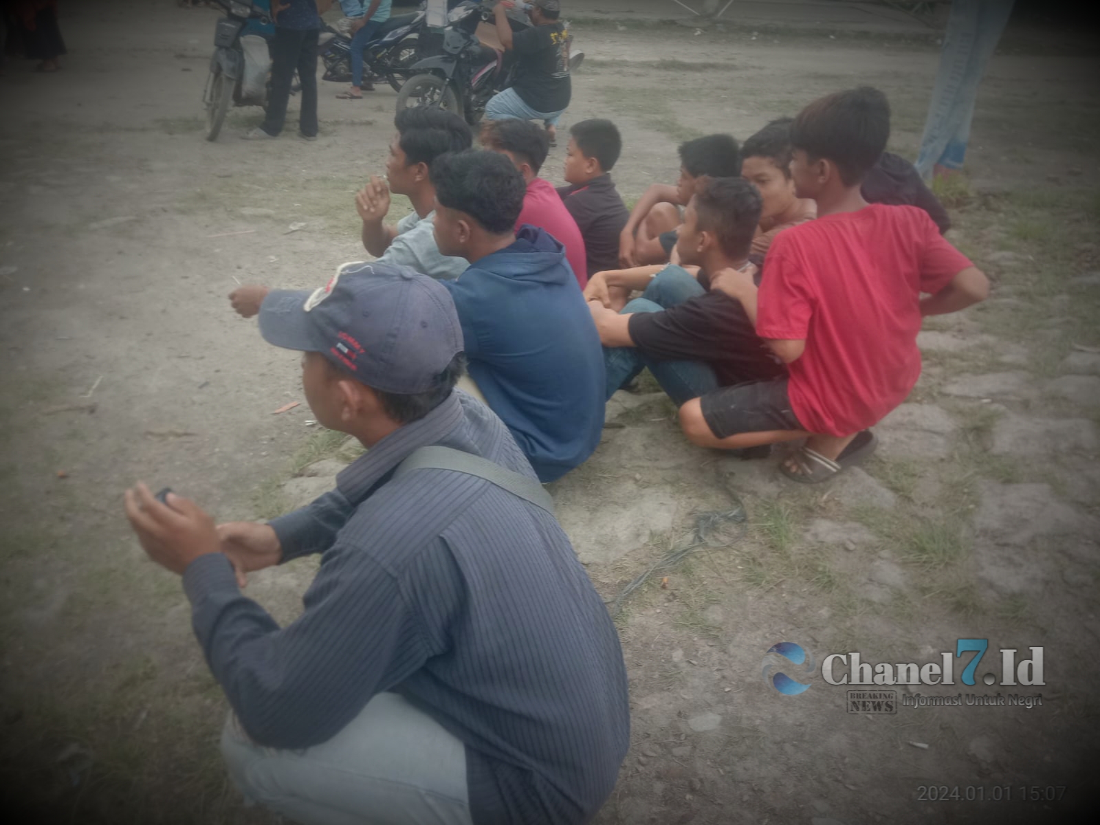 Pergantian Tahun Baru 2023 Ke 2024 Gang Masjid Mengadakan Pergelaran Jaranan (Kuda Kepang) Group Konco Anyar 6 COLLAGE 20240102 013857