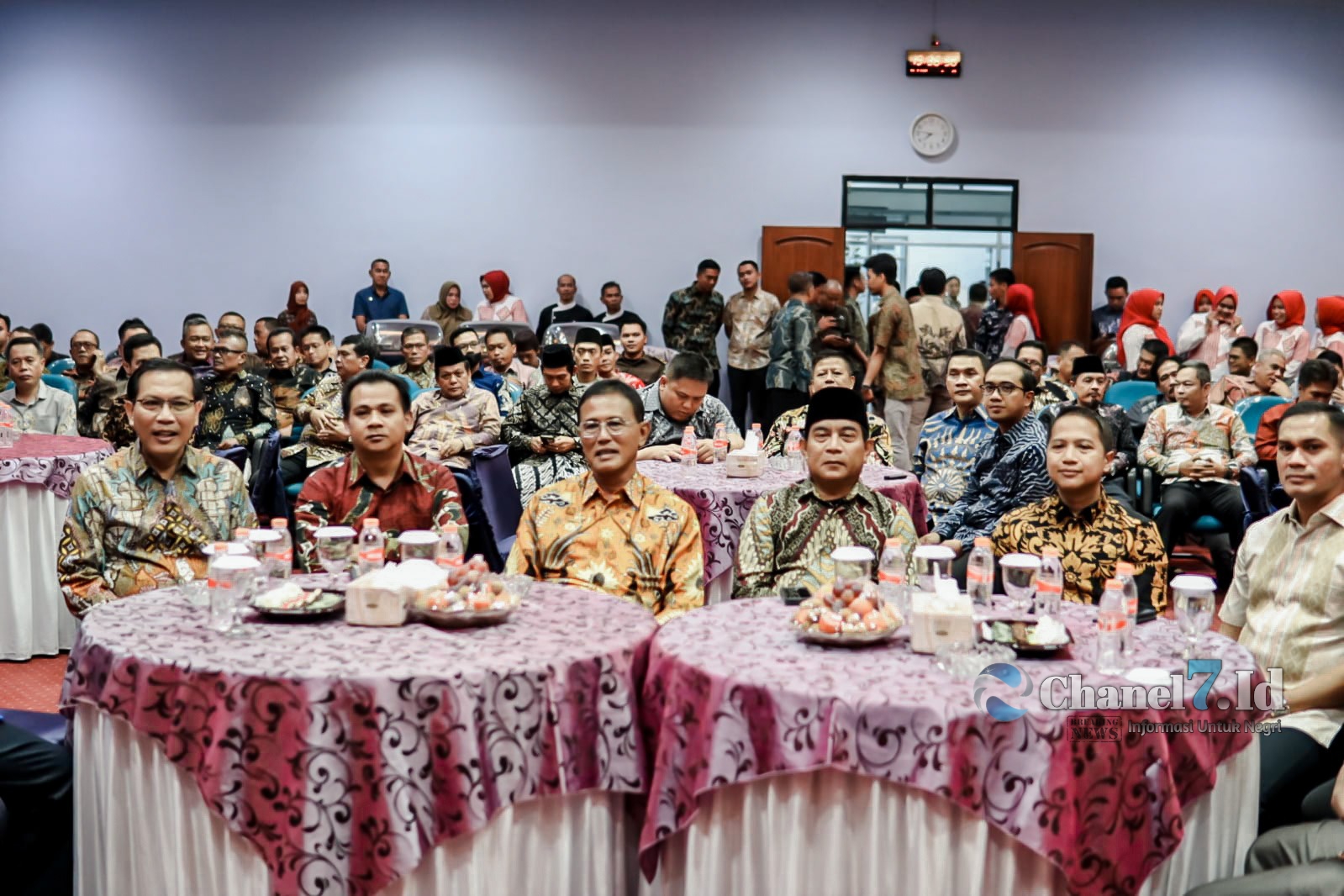 Bupati Ciamis Sambut Kapolres Baru Di Acara Kenal Pamit 6 COLLAGE 20240111 225202