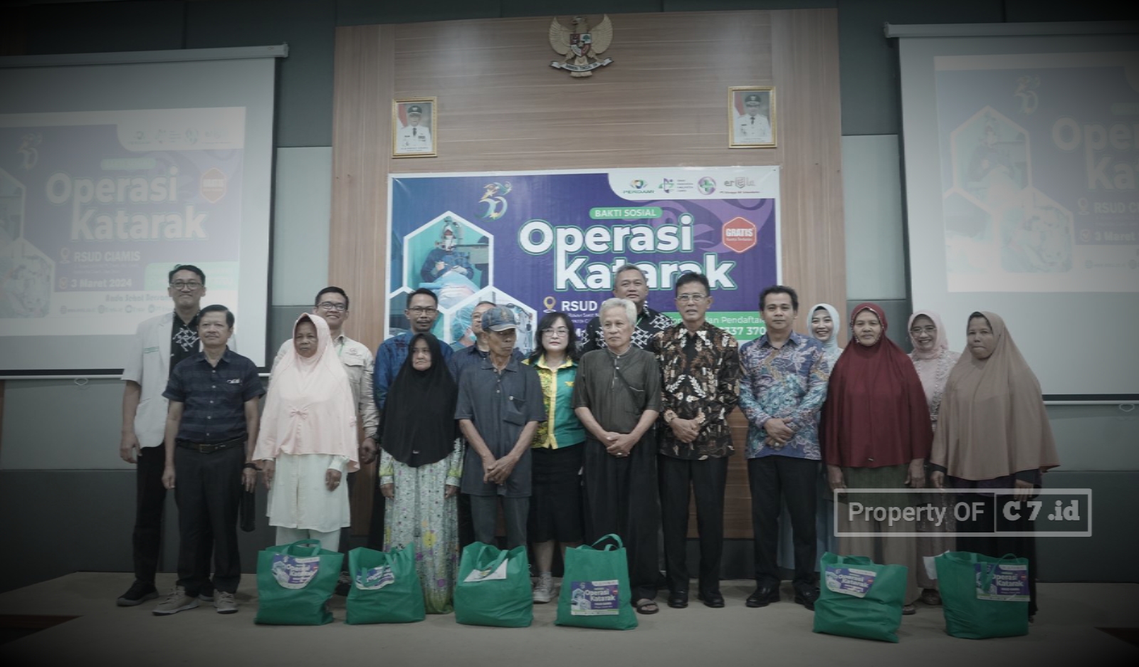 Rumah Sakit Umum Kabupaten Ciamis Menyelenggarakan Operasi Katarak Gratis 6 COLLAGE 20240303 133135