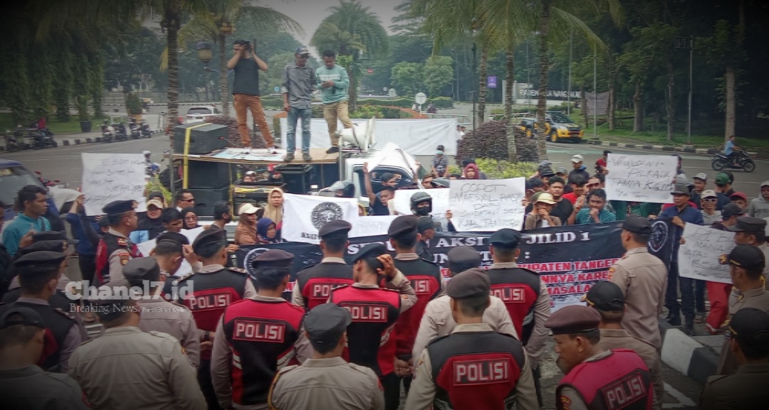 Di Anggap Tidak Netralitas, Sekda Kabupaten Tangerang Di Tuntut Mundur Oleh Kesatria Muda Merah Putih 6 COLLAGE 20240402 191802