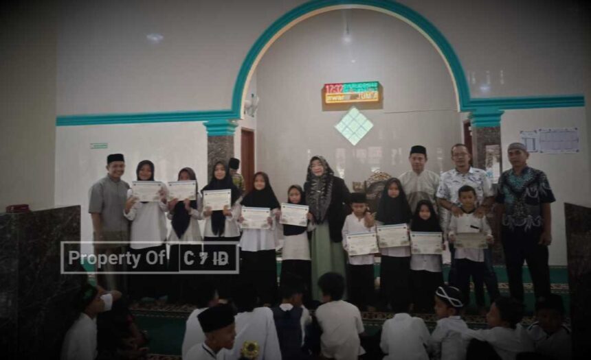 SDN 6 Cisontrol Berikan Santunan Kepada Anak Yatim Piatu Jelang Penutupan Pesantren Kilat 5 Compress 20240403 002002 2033