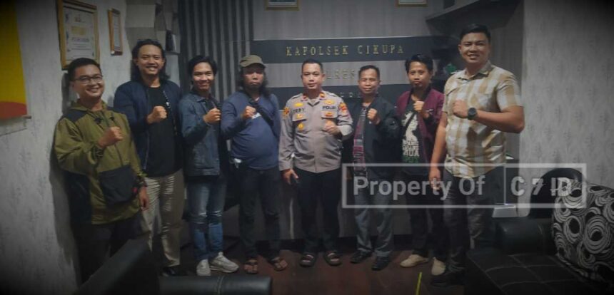 Kapolsek Cikupa Silaturahmi dan Kordinasi Dengan Panwascam dan PPK Jelang Pilkada 2024 5 Compress 20240531 075750 0994