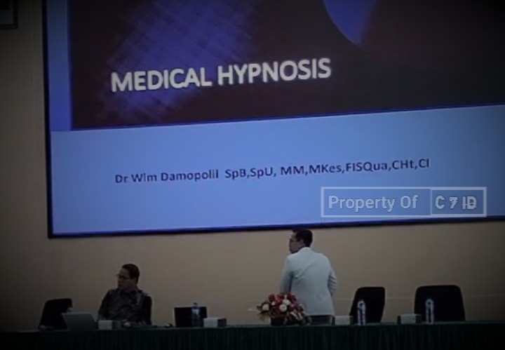 Medical Hipnosis, Memberi Nuansa Baru Dies Natalis Ke-65 Fakultas Kedokteran Unsrat Manado 7 Compress 20240607 181601 1907