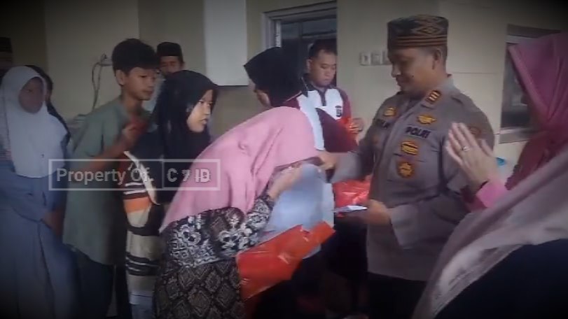 Indahnya Berbagi, Kapolsek Pasar Kemis Polresta Tangerang Santuni Anak Yatim 5 Compress 20240706 225646 6409