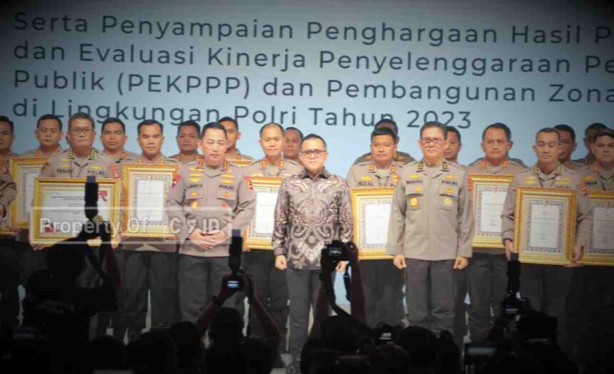 Polresta Tangerang Polda Banten Raih Penghargaan Predikat Pelayanan Prima 5 Compress 20240709 221934 4676