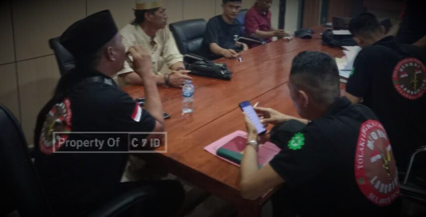 Dewan penasehat Serikat Pekerja (TLT) Ade Yakub Menyampaikan Ke Pengurus Tentang Legalitas Saat Di Forum Rapat Pengurus 5 Compress 20240715 171254 4703
