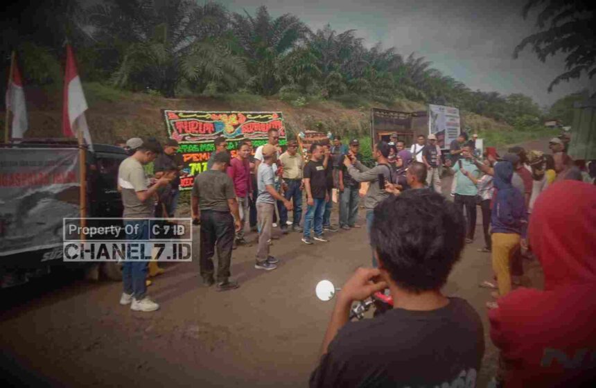 Jalan Tak Kunjung Di Aspal Masyarakat Bandar Huluan Dan Dolok Batu Nanggar Kembali Gelar Aksi 5 Compress 20241206 111508 8036