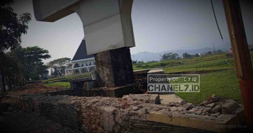 Proyek Taman PPS Sumedang Mangkrak: Pembongkaran Asal-asalan, Diduga Tanpa Anggaran Resmi 5 Compress 20250728 111415 5784