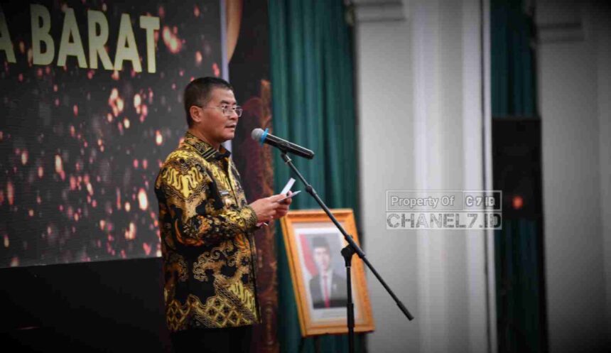 Sekretariat DPRD Sumedang Raih Penghargaan JDIH Terbaik Jawa Barat 2025 5 Compress 20250930 103502 2817