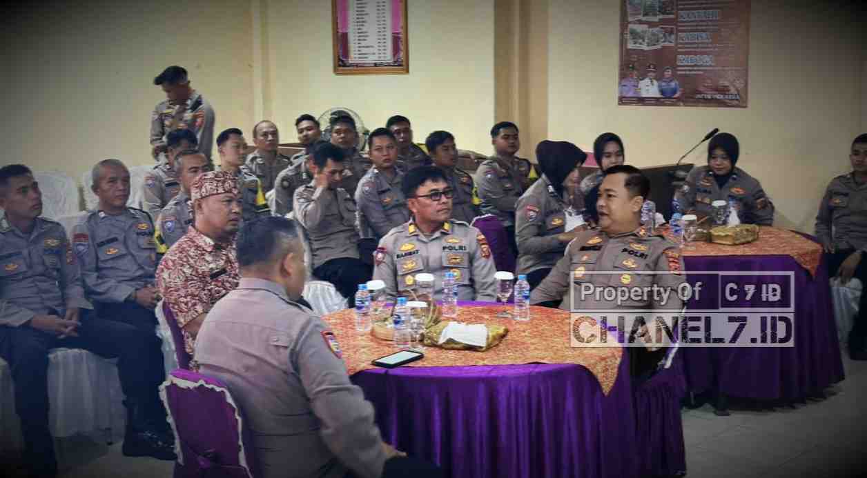 Polda Jabar Gelar Studi Banding Proyek Bhabinkamtibmas Prima Tani di Desa Jalatrang, Ciamis 6 Compress 20251018 103709 9249