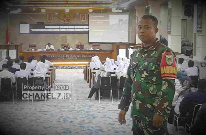 Babinsa Kebon baru Dampingi Pendidikan Politik Dan Demokrasi Bagi Pelajar SMA Se-Kota Cirebon 5 Compress 20251118 143729 9519