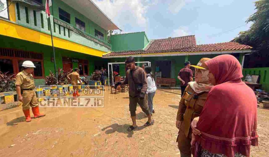 Pastikan KBM Segera Pulih, Pemkot Cirebon Upayakan Solusi Jangka Panjang Atasi Luapan Sungai Kalijaga 5 Compress 20260106 193318 8514