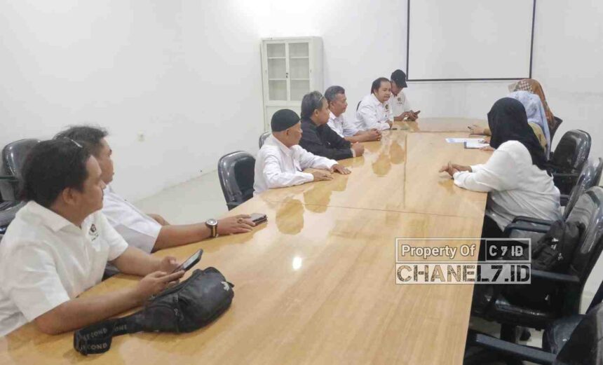 PWI Kota Cirebon Gelar Audiensi dengan DKIS 5 Compress 20260112 172013 3465