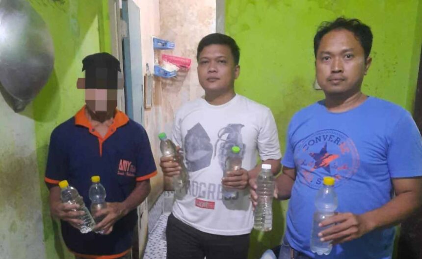 Pastikan Ramadhan Aman, Polresta Cirebon Sita Ratusan Botol Miras dalam Operasi Pekat 5 Compress 20260217 193402 2282