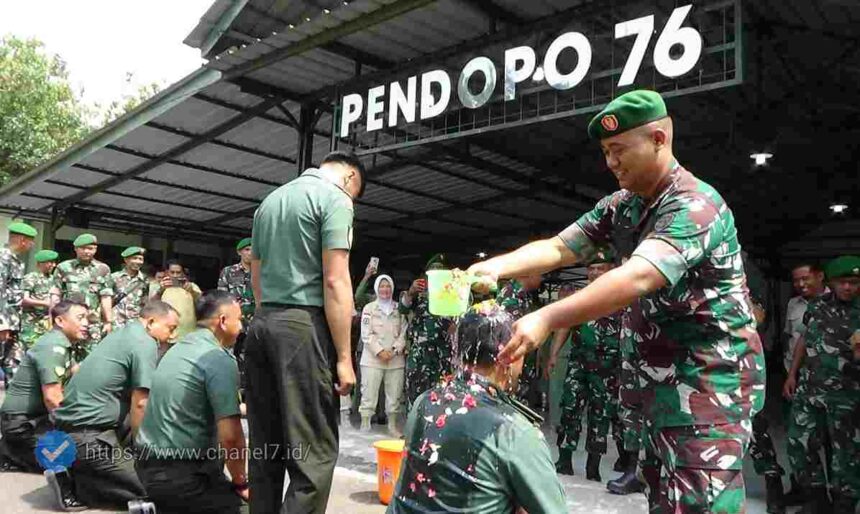 Dandim 0614/Kota Cirebon Pimpin Apel Kenaikan Pangkat dan Pelepasan Purna Tugas 5 Compress 20260402 174511 1258