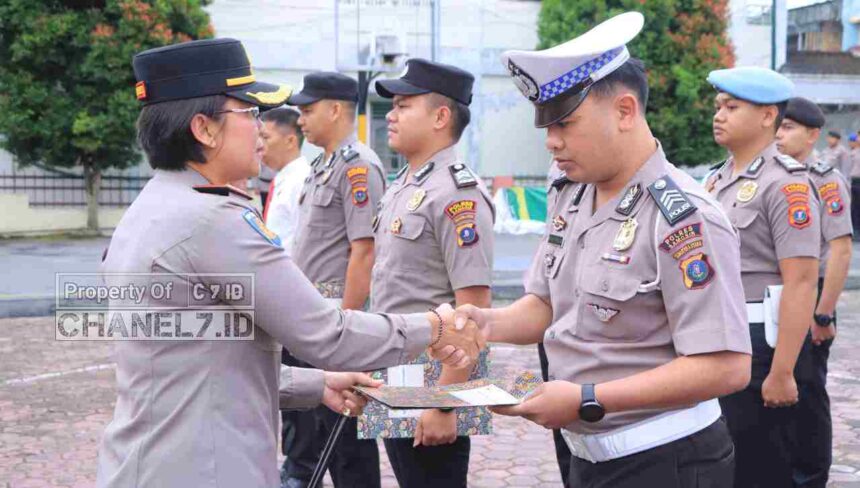 20 Personel Polres Samosir Mendapat Penghargaan dan Menjadikannya Sebagai Evaluasi 5 Compress 20261020 135232 2731